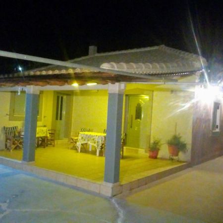 Ozena Countryside Apartment Vromonerion Exterior photo